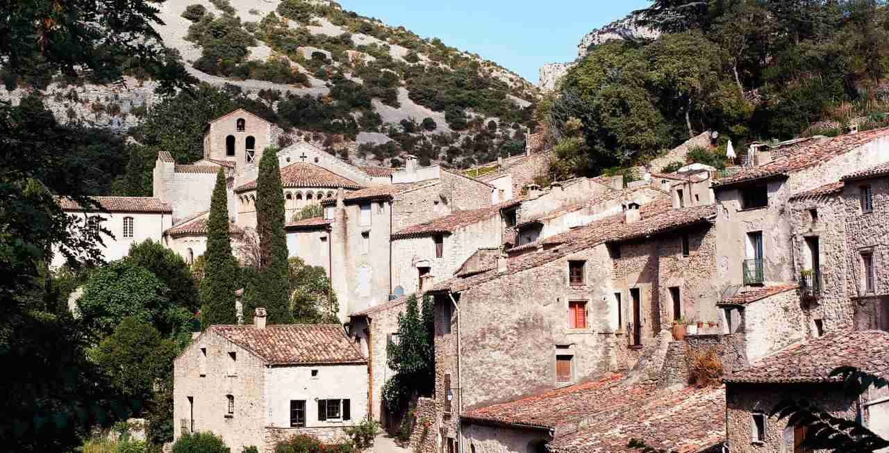 visiter montpellier saint guilhem le desert