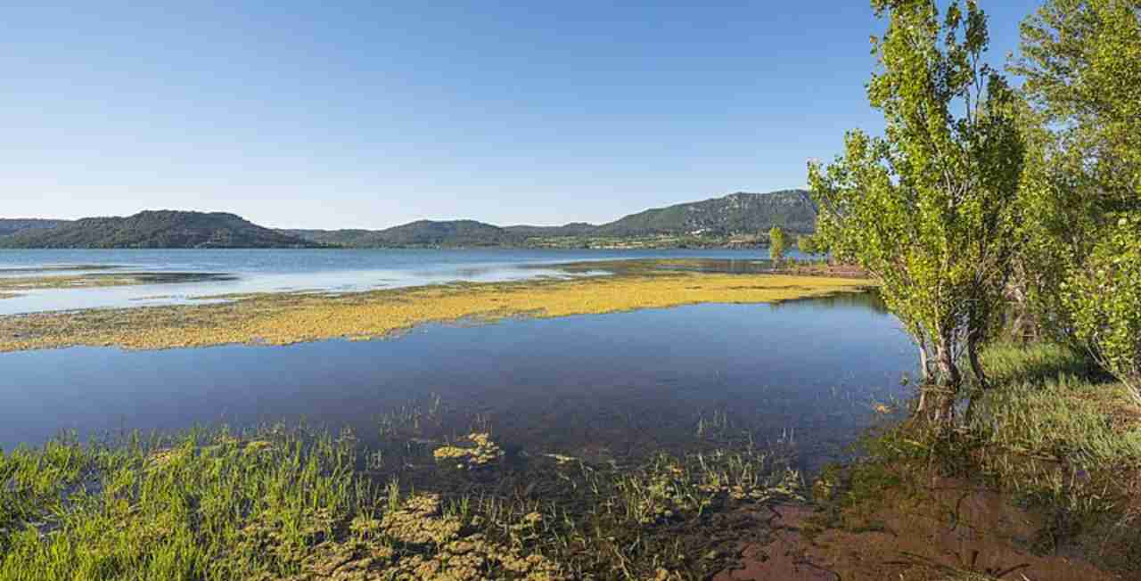 visiter montpellier lac salagou